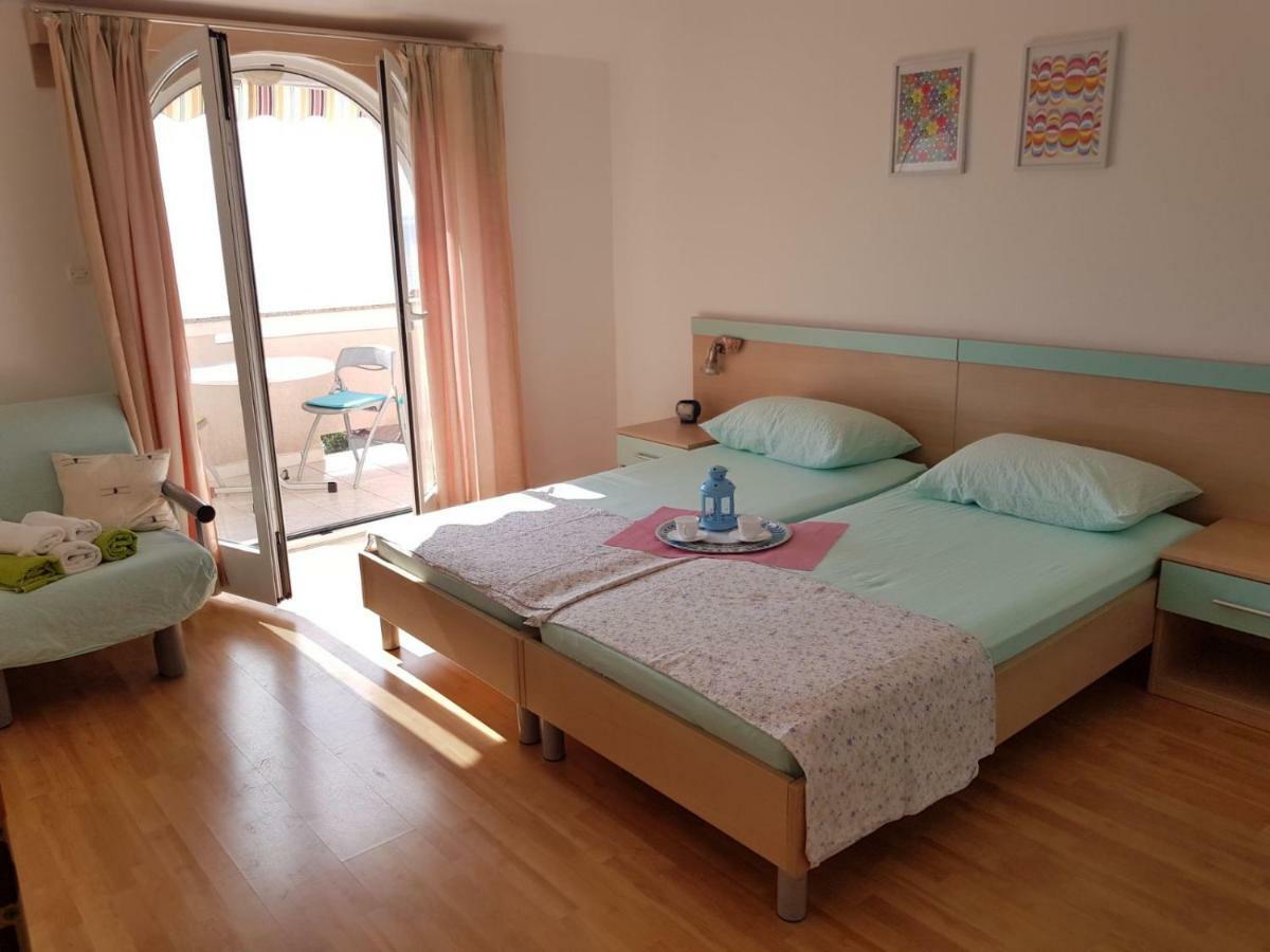Apartmani Bambi Lun  Exterior foto
