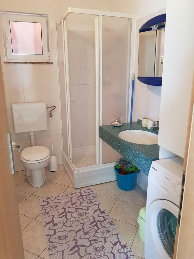 Apartmani Bambi Lun  Exterior foto