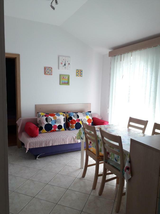 Apartmani Bambi Lun  Exterior foto
