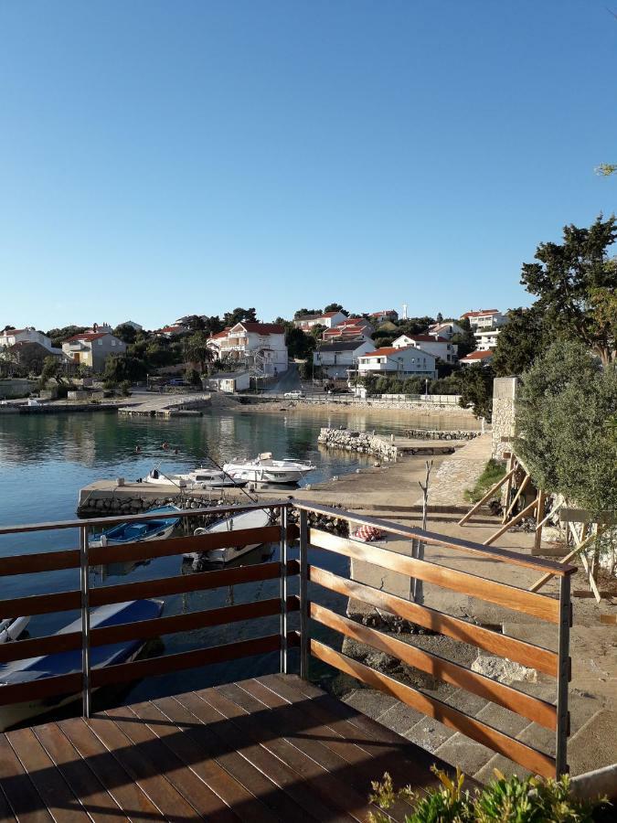 Apartmani Bambi Lun  Exterior foto