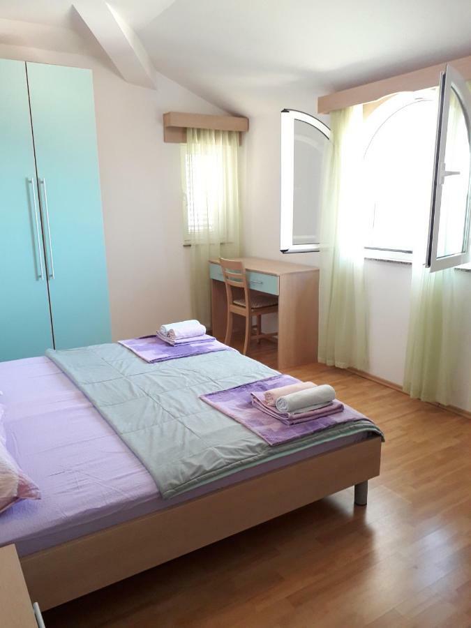 Apartmani Bambi Lun  Exterior foto
